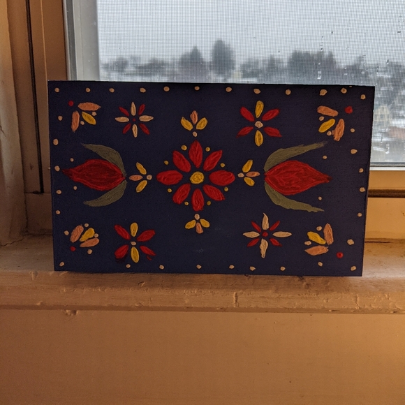 Hi! I am selling this hand painted wooden box - Picture 6 of 7